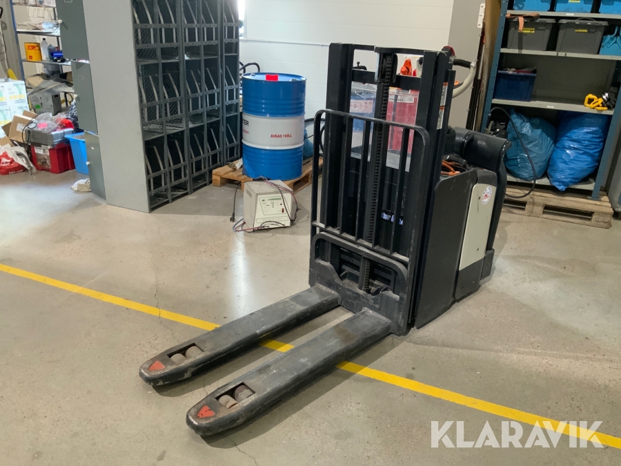 Ledstaplare med åkplatta Hawker Wd 2400 24v