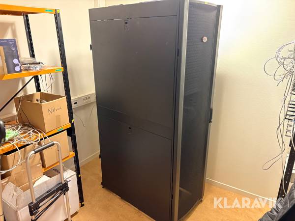 Serverrackskåp APC AR 3100 42U