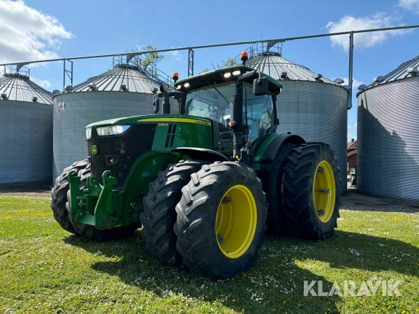 Traktor John Deere 7310R med frontlyft och GPS