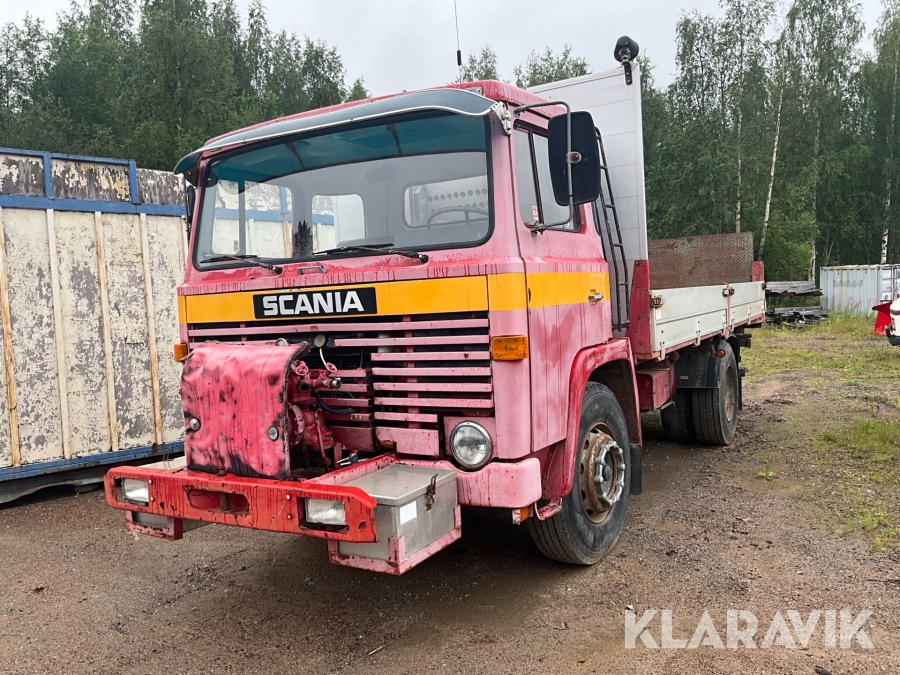 Veteranlastbil Scania LB80S brandbil med flak