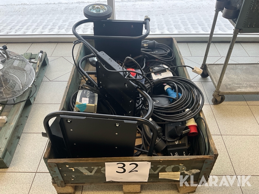 Batteriladdare samt diverse tillbehör