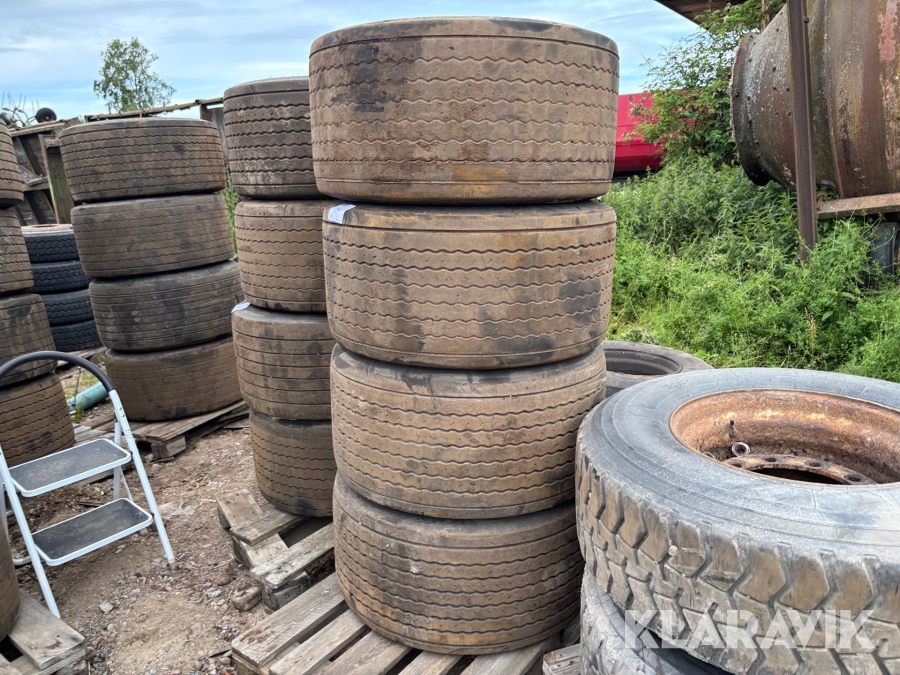 Släpvagnsdäck på fälg 445/45R19.5 4st