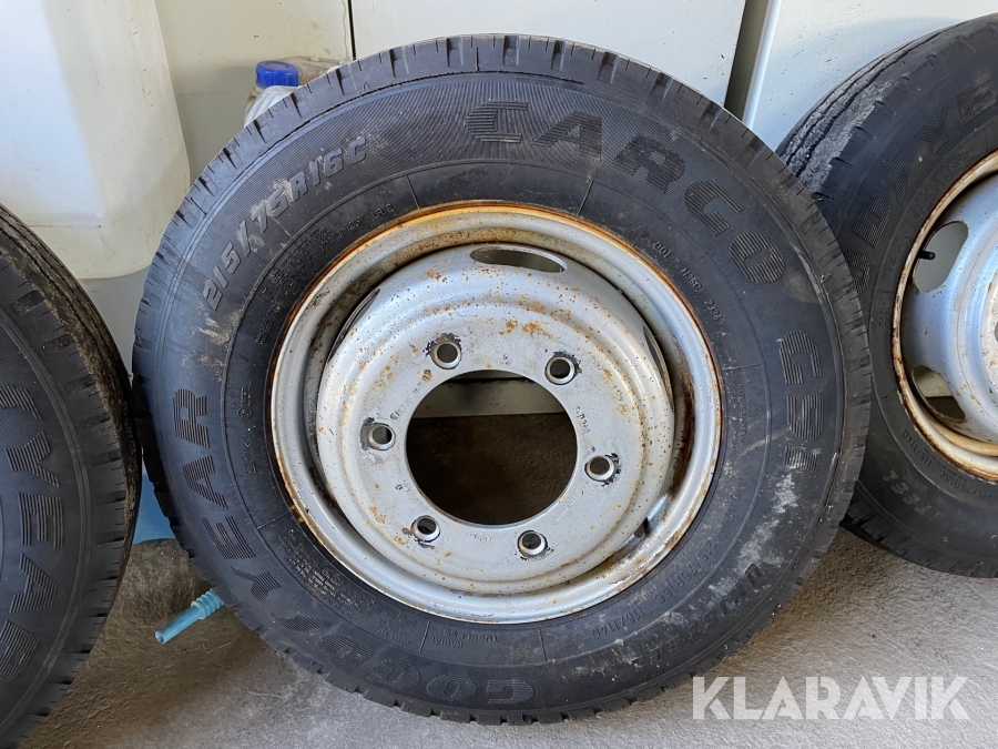 Klaravik Auktioner | Däck Goodyear 215/75R16 6st