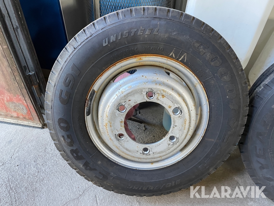 Klaravik Auktioner | Däck Goodyear 215/75R16 6st