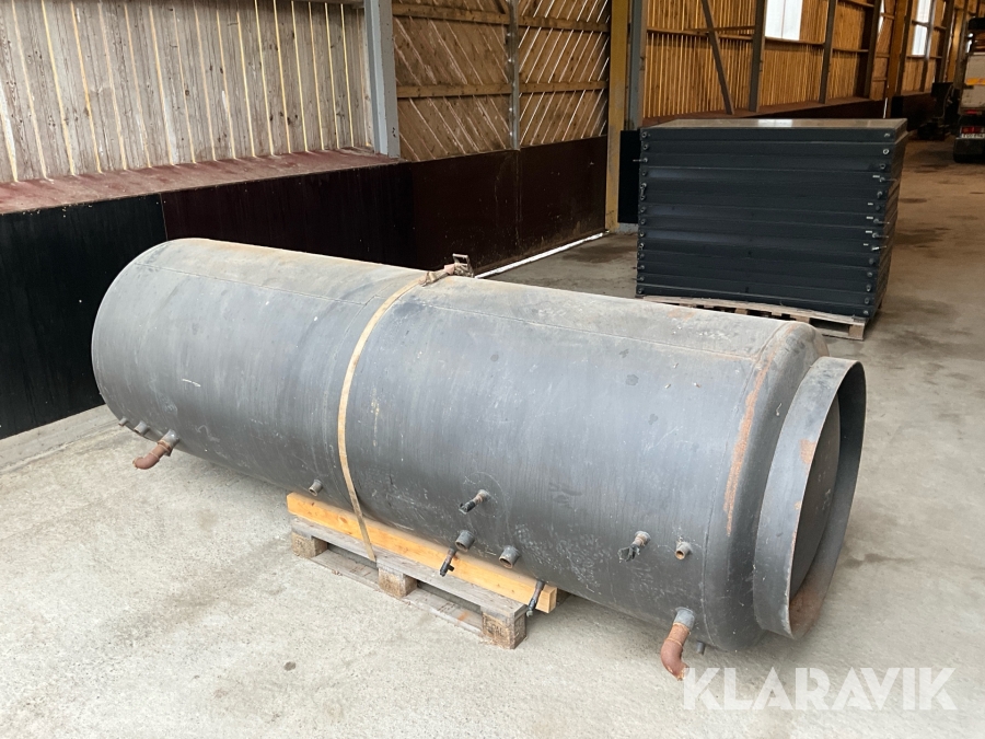 Värmesystem med 3m3 ackumulatortank och solfångare