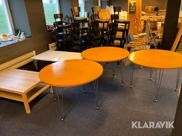 Bord och stolar 5+22 st