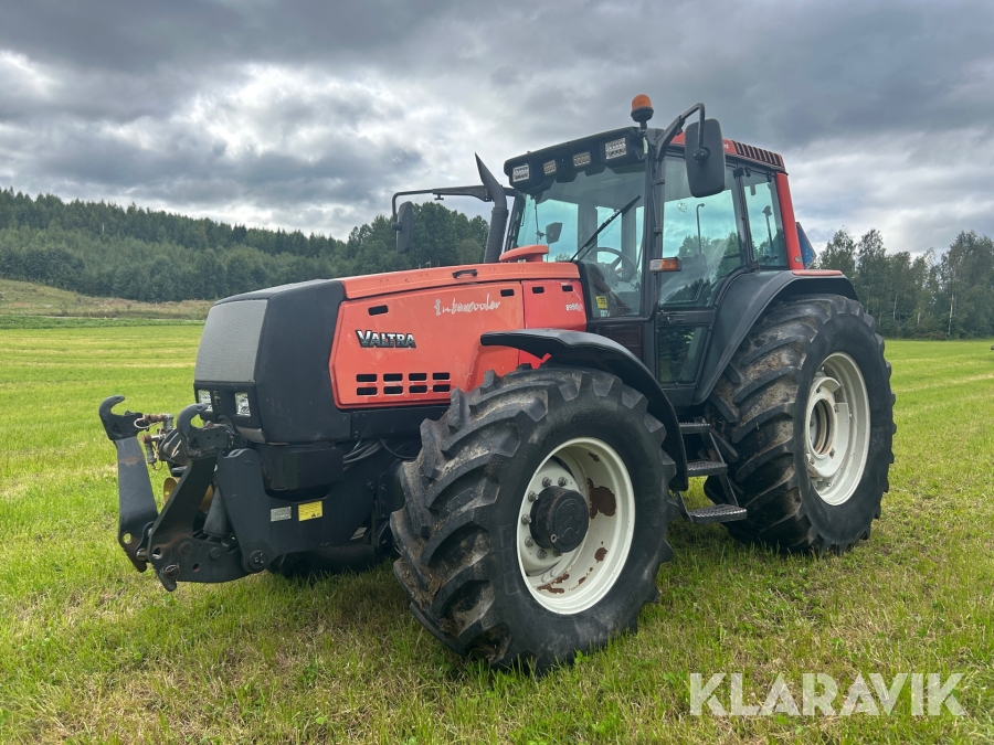 Traktor Valtra 8950