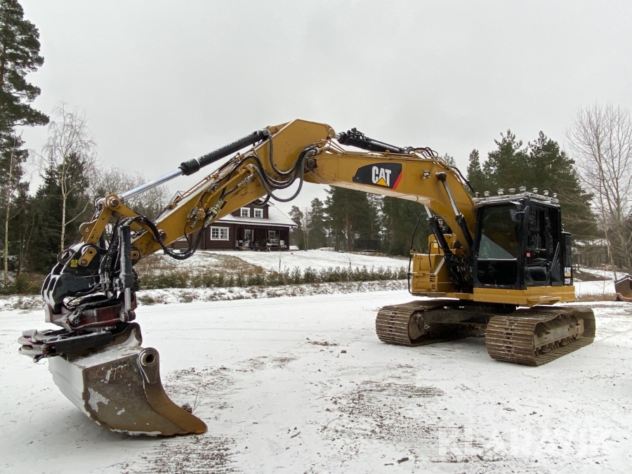 Bandgrävare CAT 325 FLCR med tiltrotator & redskap