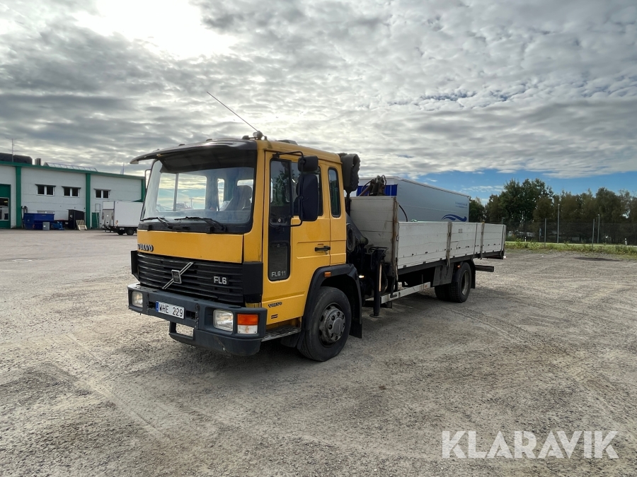 Kranbil Volvo FL6 med skopa & pallgafflar Nybesiktigad