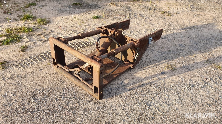 Frontlyft för traktormontage