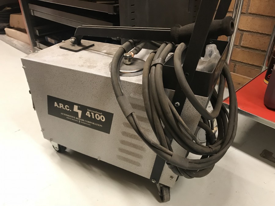 Elverktyg för riktning av plåtskador