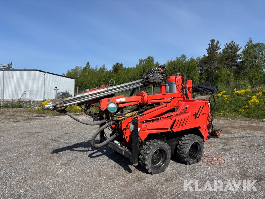 Borr och borrvagn Sandvik DC122R