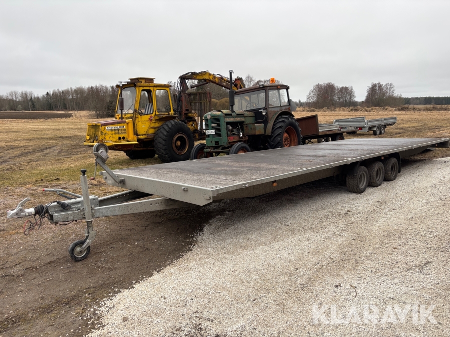 Personbilssläp/jättesläp Neiwiadow 8x2.55 m 2360 kg