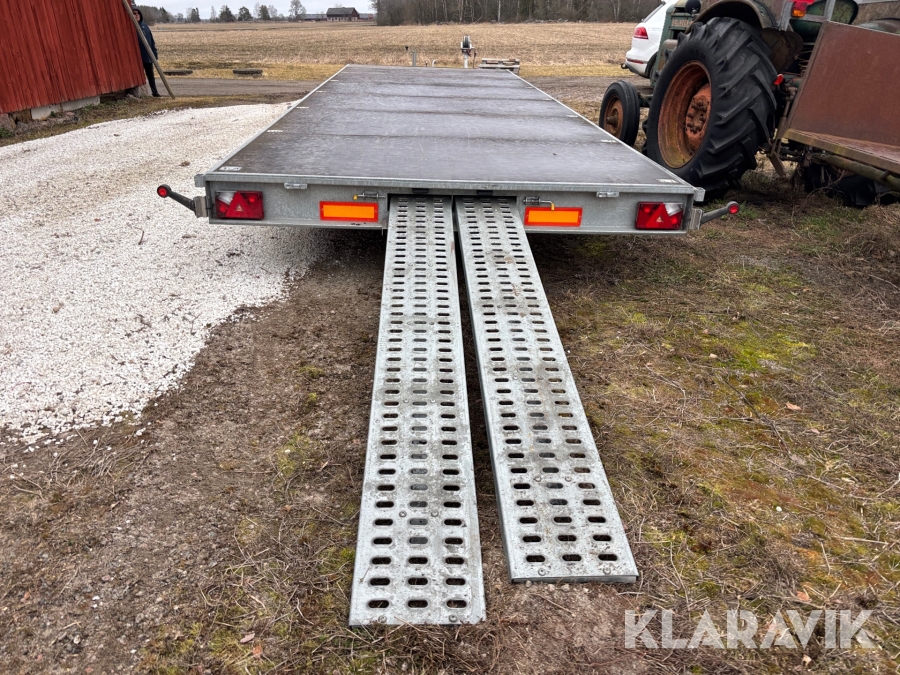 Personbilssläp/jättesläp Neiwiadow 8x2.55 m 2360 kg