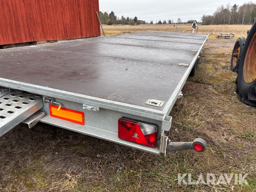 Personbilssläp/jättesläp Neiwiadow 8x2.55 m 2360 kg