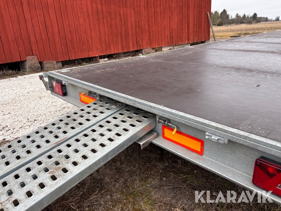 Personbilssläp/jättesläp Neiwiadow 8x2.55 m 2360 kg