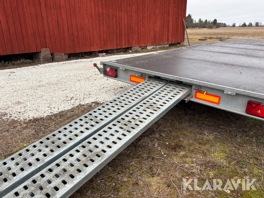 Personbilssläp/jättesläp Neiwiadow 8x2.55 m 2360 kg