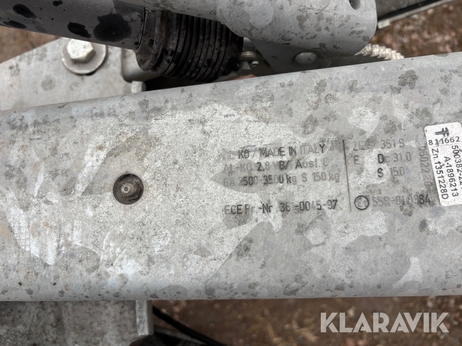 Personbilssläp/jättesläp Neiwiadow 8x2.55 m 2360 kg