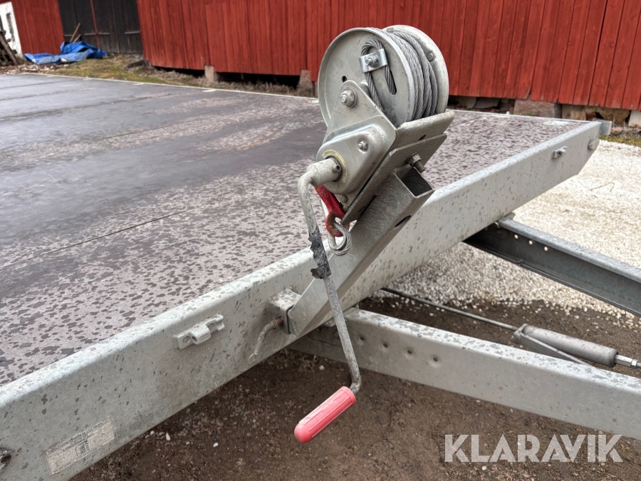 Personbilssläp/jättesläp Neiwiadow 8x2.55 m 2360 kg