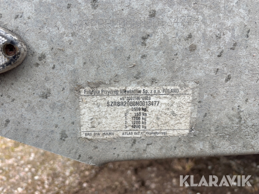 Personbilssläp/jättesläp Neiwiadow 8x2.55 m 2360 kg