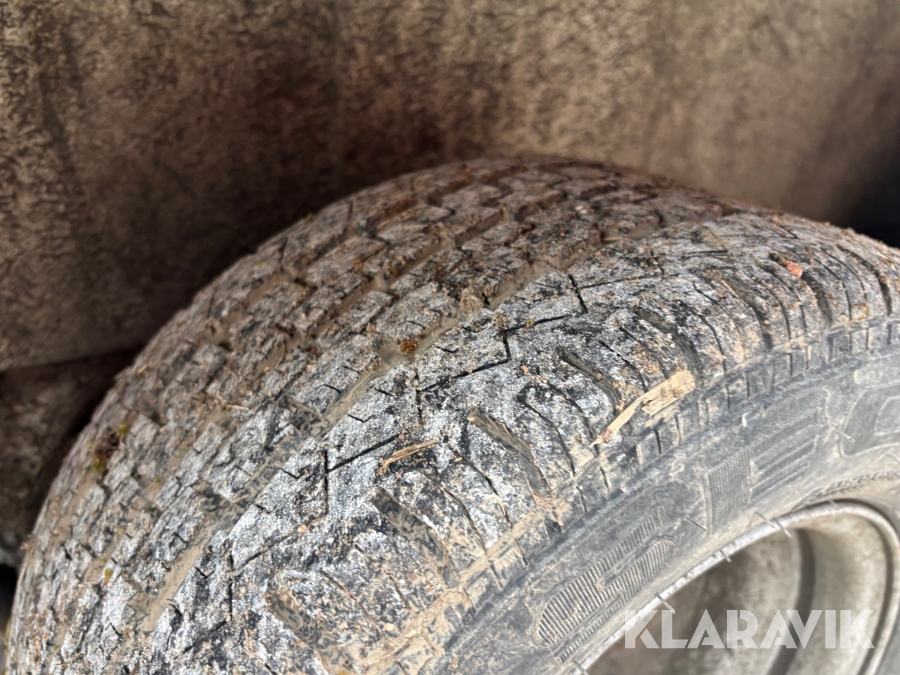 Personbilssläp/jättesläp Neiwiadow 8x2.55 m 2360 kg