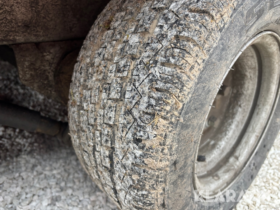 Personbilssläp/jättesläp Neiwiadow 8x2.55 m 2360 kg