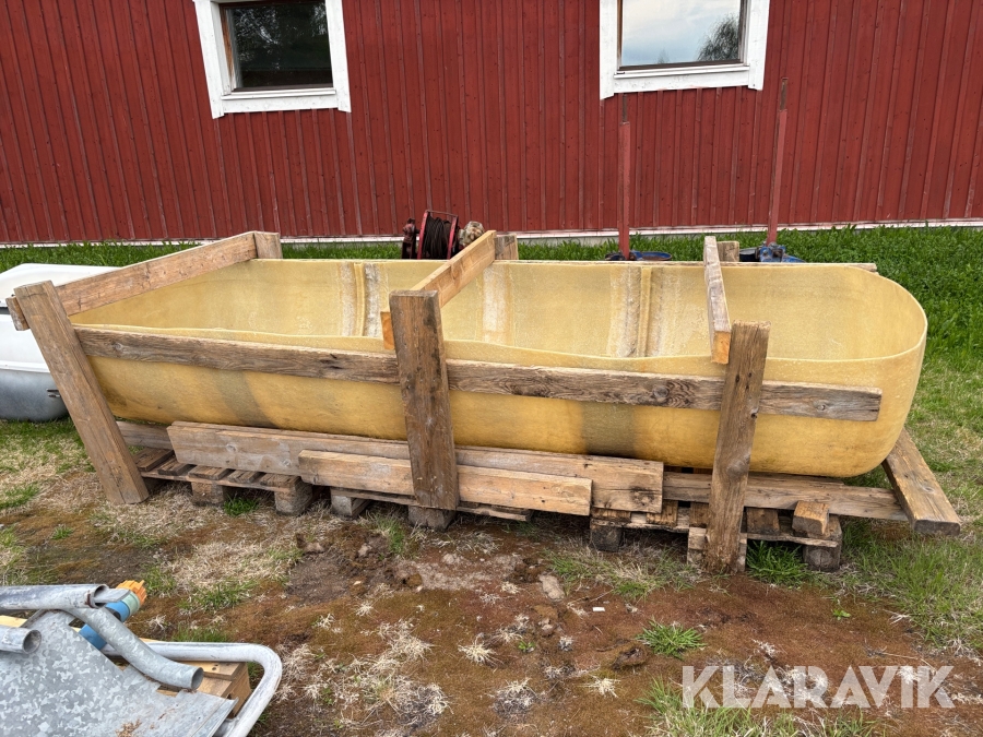 Vattentråg till bete