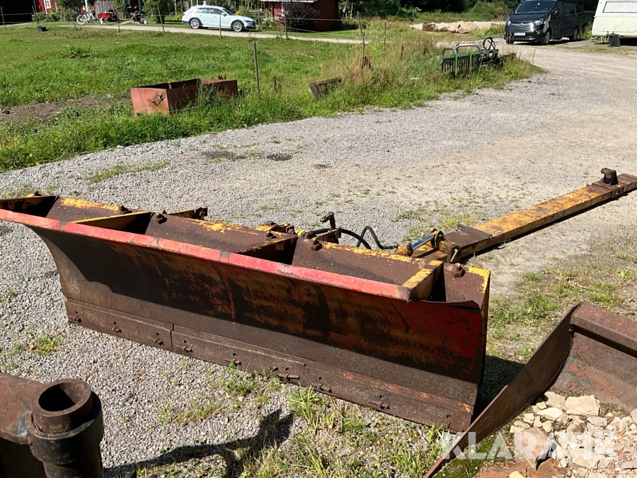 Snöblad Vreten K 2400 U med bom