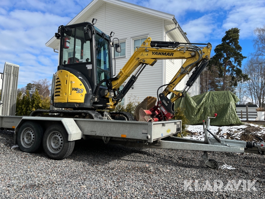 Grävmaskin Yanmar VIO23-6 med maskinsläp och redskap