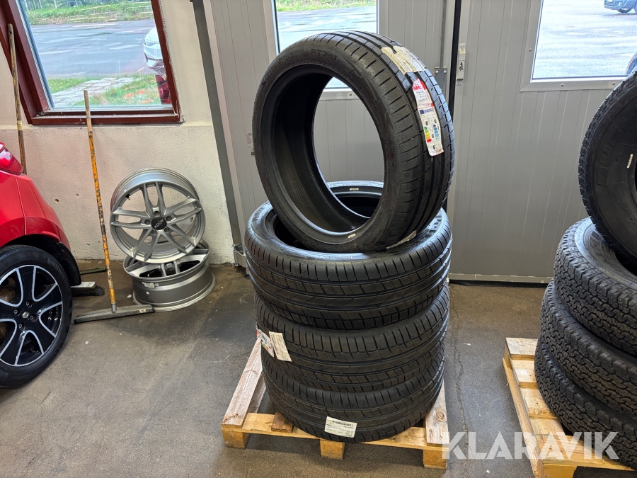Däck Petias 235/45-19 4st
