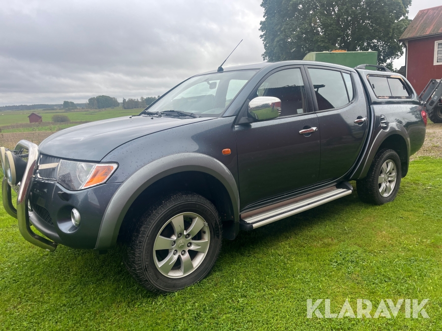 Pickup Mitsubishi L200 2.5 DI-D med kåpa
