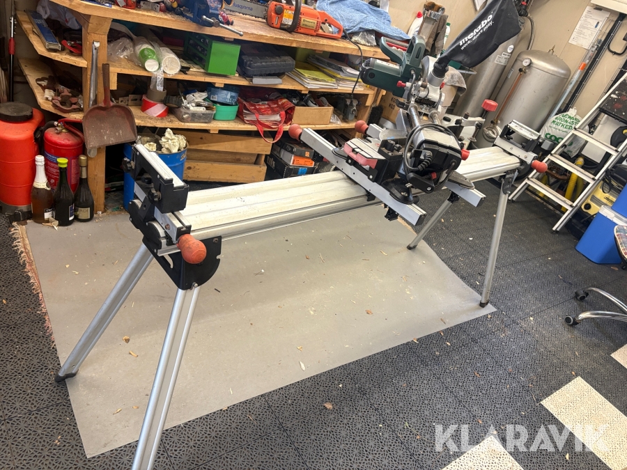 Kap- och gersåg Metabo KGS 216 M med stativ