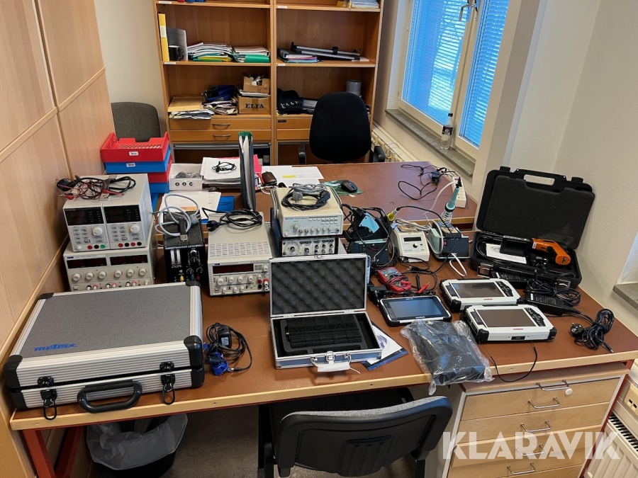 Elektronik och inventarier