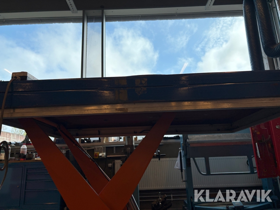 Lyftbord Ergoswede TL1000B med snurrplatta