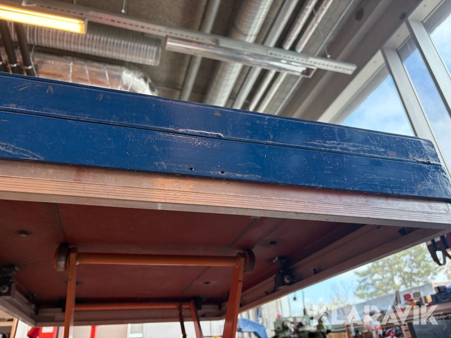 Lyftbord Ergoswede TL1000B med snurrplatta