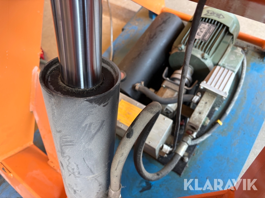 Lyftbord Ergoswede TL1000B med snurrplatta