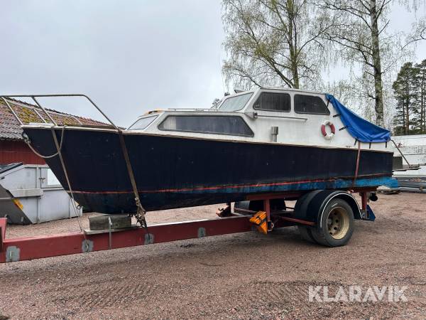 Motorbåt i stål