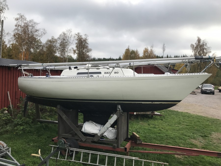 Segelbåt med trailer