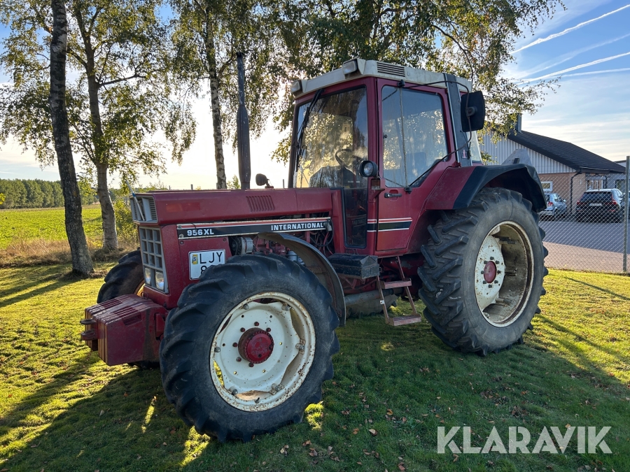 Traktor International 956 XL