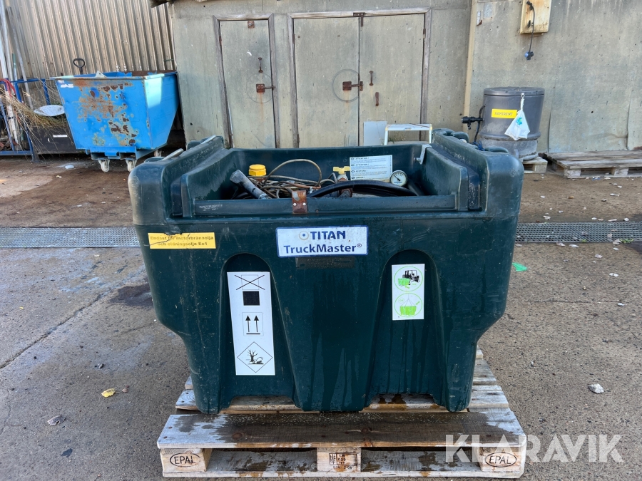 Entreprenadtank Titan Truck Master