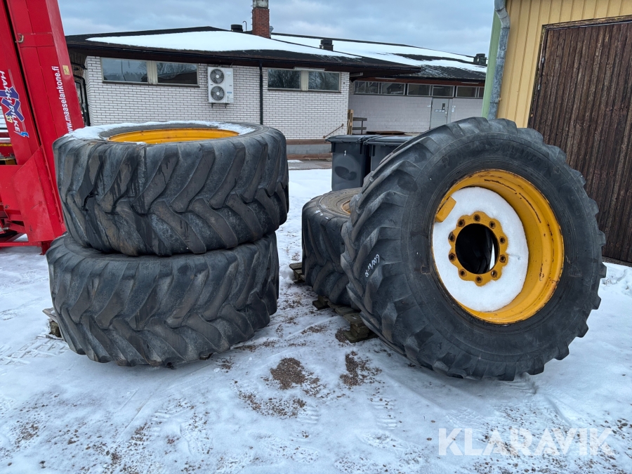 Entreprenaddäck på fälg Alliance 600/60-30.5 4st