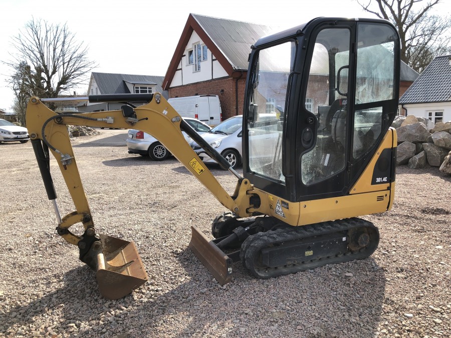 Minigrävare CAT 301.4C / 3 skopor