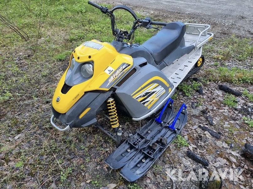 Snöskoter Ski-Doo Tundra 300