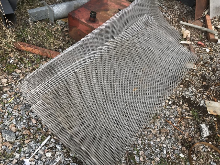 Rostfri sträckmetall