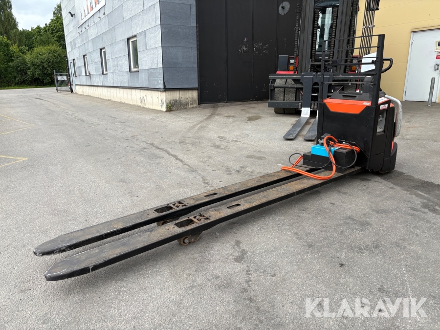 Låglyftare med plattform Toyota LPE250