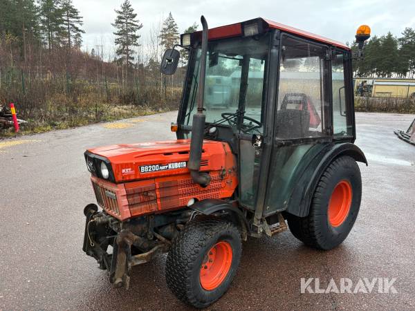Traktor Kubota B8200 HST
