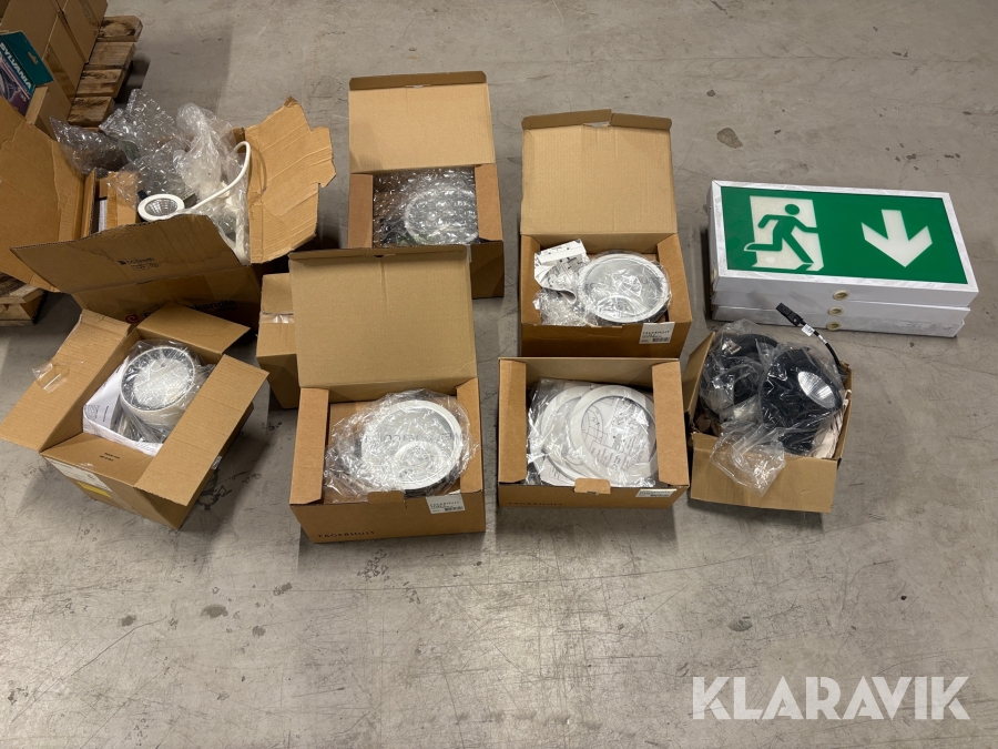 Parti med Spotlight/ belysning + diverse tillbehör Fagerhult Glamox Sylviana