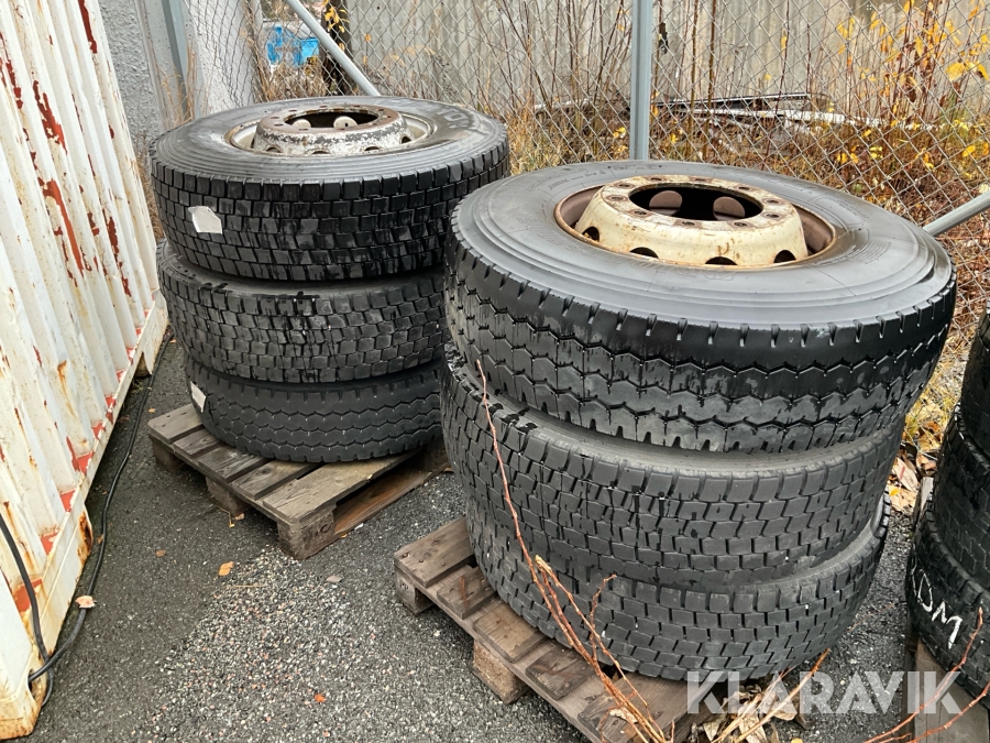 Däck med fälg 315/80R22.5 6st