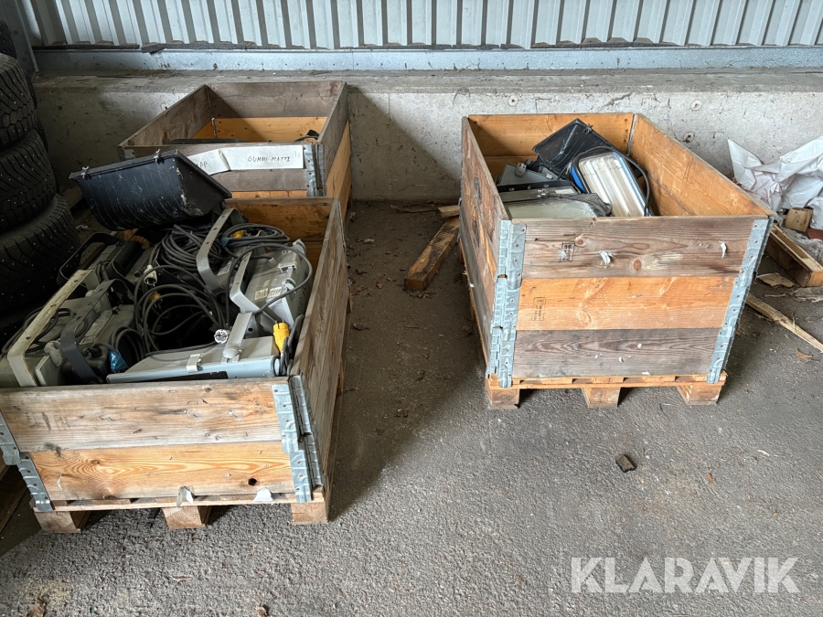 Diverse lyktor tre pall