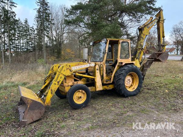 Traktorgrävare Volvo BM 430 med Hydrema-aggregat